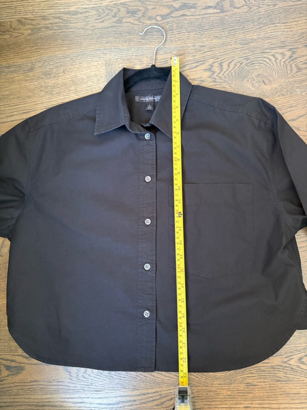 Like new Banana Republic Boxy Cotton Poplin Shirt in black. Size S. - Picture 6 of 6